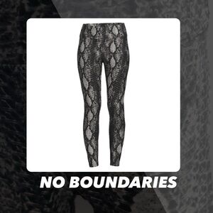 NWT No Boundaries Snake Print Honeycomb Leggings